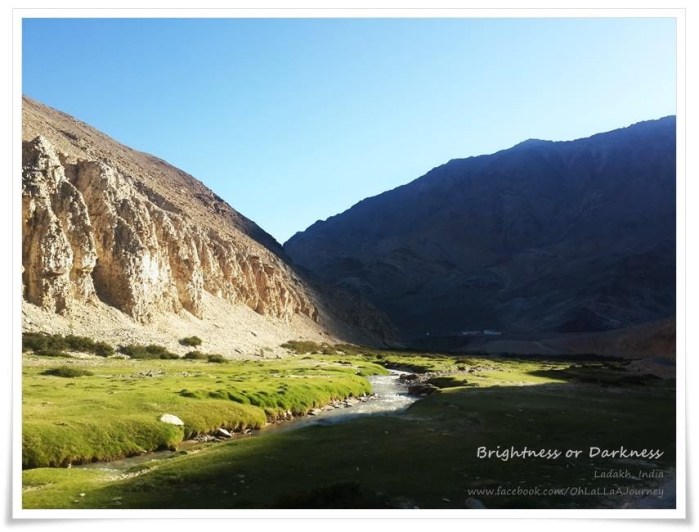 What you see !! In the brightness or in the darkness? มืดหรือสว่าง เวลาที่ต่าง ก็ทำให้เห็นความงามต่างกัน