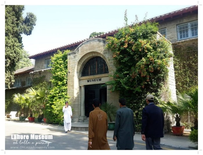 Ohlalla_PK_lahore museum.jpg